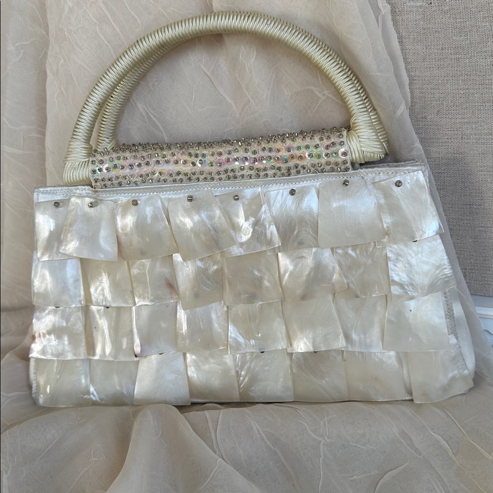 Statement piece genuine mother of pearl purse real pearl - Picture 11 of 12
